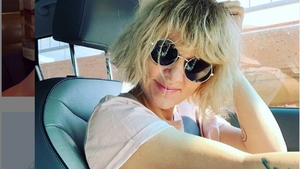 Dana Nălbaru, reacţie ciudată după ce a primit un mesaj de la o fană: “Nu mai râd ca proasta...”