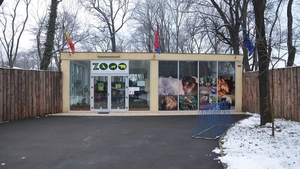Incredibil! O mămică cu trei copii şi o americancă, închişi din greșeală în Grădina Zoologică din Oradea