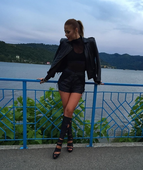 Roxana Nemeş a topit kilogramele în plus după despărţirea de Călin  Hagima