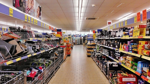 Schimbări MAJORE în magazinele din România, începând de duminică 11 mai 2025. ANPC a făcut anunțul!