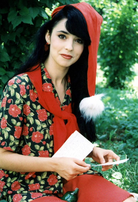 Imagine rară! Cum arăta Andreea Marin la 20 de ani, când prezenta „Țara lui Piticot”