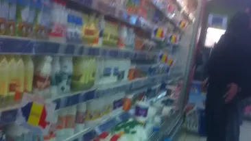 Cristi Munteanu isi pipaie sotia printre raioanele cu alimente! Nu se abtin nici macar in supermarket!