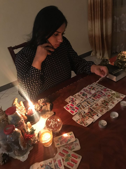 FOTO & VIDEO | Cine este și cu ce se ocupă Izabela Duduianu, fiica lui Emi Pian: „Cea mai puternică vrăjitoare din Europa”