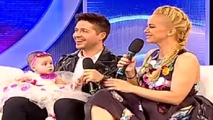 Fiica ANDEI ADAM, prima apariţie la TV! Dovada că micuţa îi calcă pe urme mamei sale