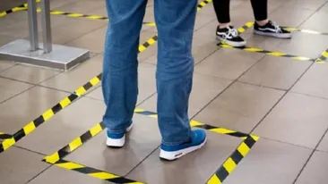 Îngrijorător! Specialiștii spun că virusul are viață lungă pe talpa pantofului! Cum îți cureți corect încălțămintea