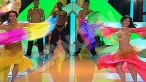 VIDEO Mama si fiica au dansat din buric la "Romanii au talent"
