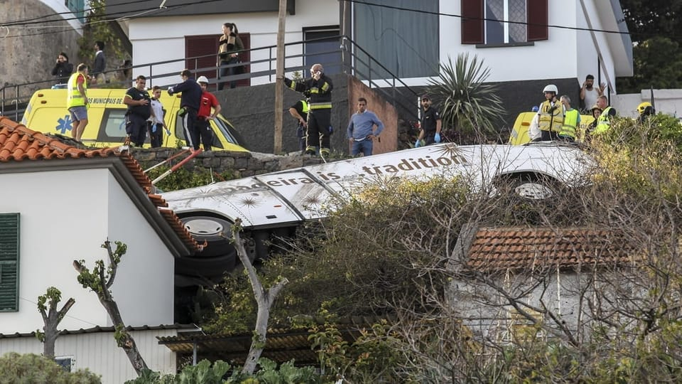 Tragic accident de circulație. 11 bărbați și 18 femei și-au pierdut viața, alte zeci de persoane sunt rănite | VIDEO