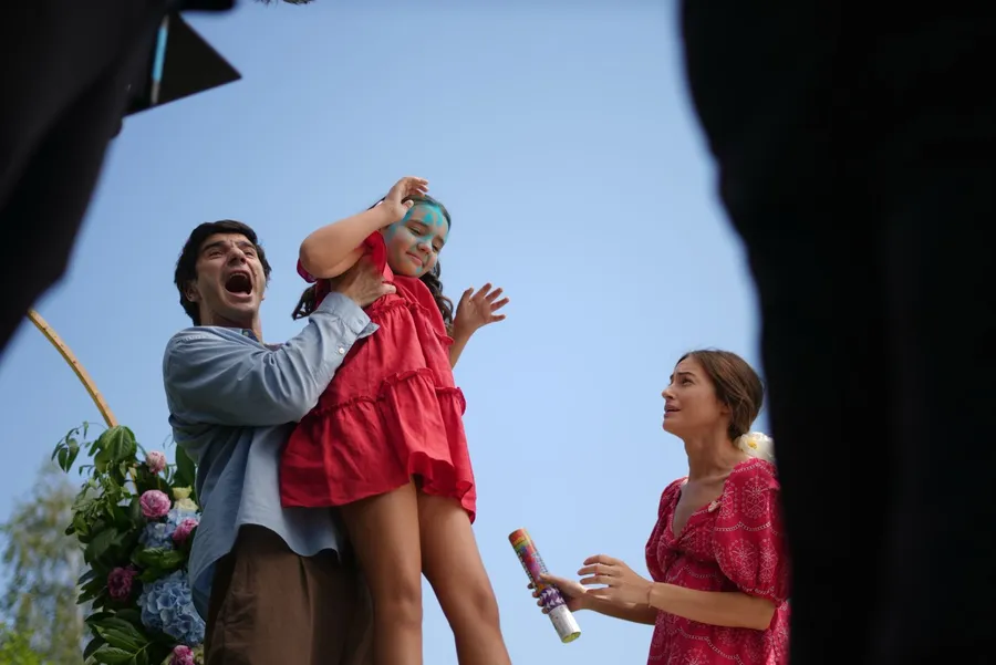 Tati Part Time revine pe marile ecrane cu Tati Full Time