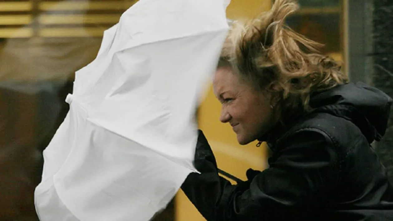 ANM, încă o avertizare de ultim moment! Vântul a pus stăpânire pe Capitală și pe alte zone din țară. Temperatura maximă va fi de...