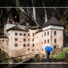 Destinația de TOAMNĂ care îi lasă pe turiști fără cuvinte! Are un castel în stâncă și un tren care circulă sub pământ
