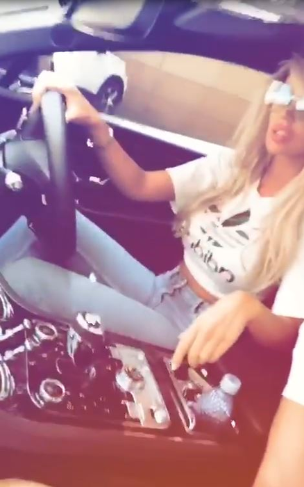 Bianca Drăgușanu, la volanul valoroasei mașini