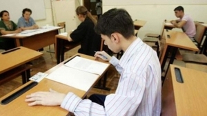 E revoltator ce scrie in manualul de clasa a patra! Cum li se explica micutilor elevi preludiul si orgasmul