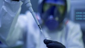 Un imunolog de la Oxford dă speranțe oamenilor: „Cu 2-3 vaccinuri pe piaţă, avem şansa să ne întoarcem la normalitate de Paşti, în 2021”