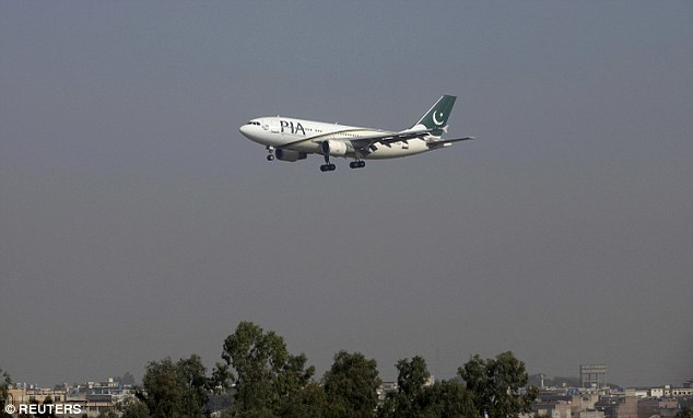Avion cu 47 de pakistanezi la bord a dispărut de pe radar