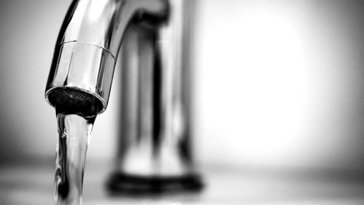 Locuitorii unui oraș din România, avertizați să nu consume apa de la robinet. Ce au transmis autoritățile