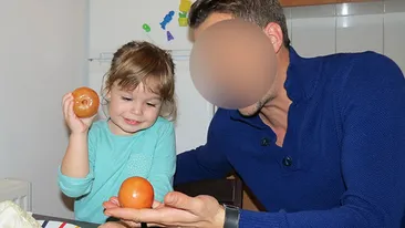 Il vezi in fiecare zi la televizor, dar habar n-aveai cat e de bun la casa omului. Un prezentator TV pune muraturi cu fiica lui!