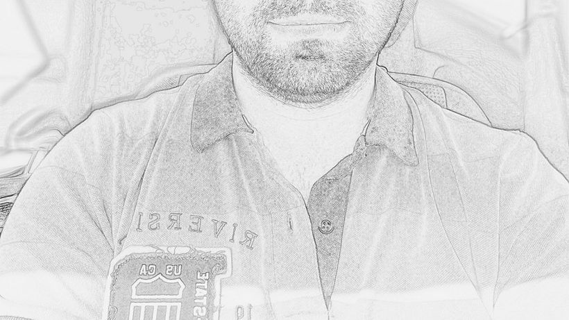 FOTO / Presa din România, în doliu! Un jurnalist cunoscut, spulberat de o maşină: „Doi copii minunaţi şi o splendidă soţie rămân să-i plângă trecerea…”