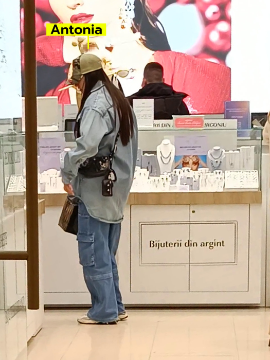 Antonia, prinsă în "febra cumpărăturilor"