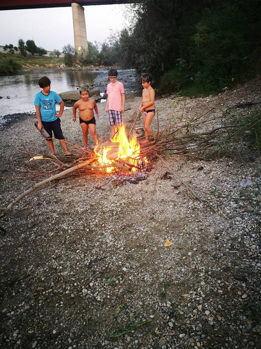 Cu sticla de bere în mână, Adriana Bahmuţeanu a făcut anunţul. „Ultima zi de…” Unde a fost vedeta