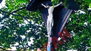 S-a usurat pe crucea lui Iisus!