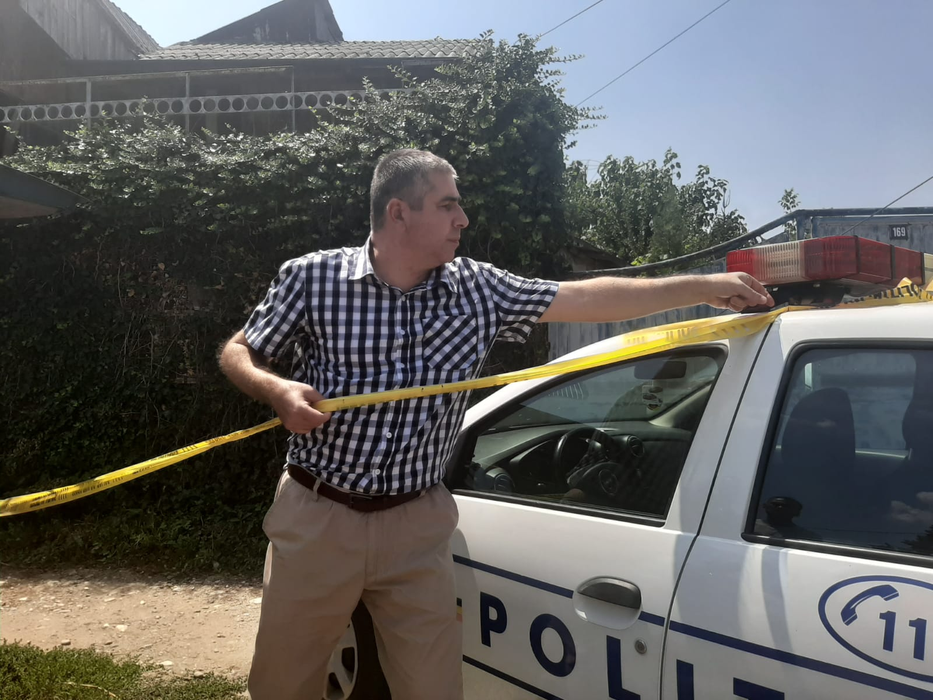 La fața locului au fost trimiși și specialiști din Direcția de Investigații Criminale și Institutul Național de Criminalistică