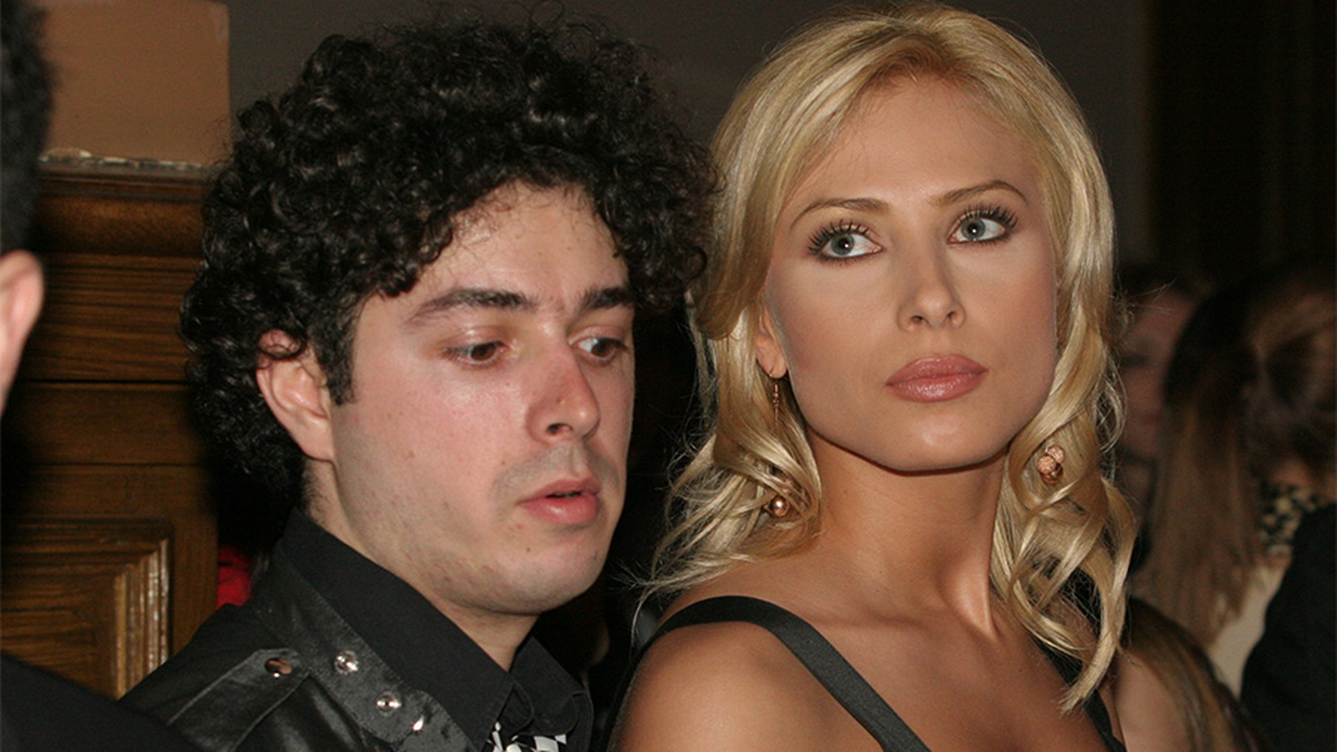 Si-au facut declaratii mai frumoase dupa ce s-au despartit decat in timpul relatiei! Marea iubire dintre Moga si Iulia Vantur!