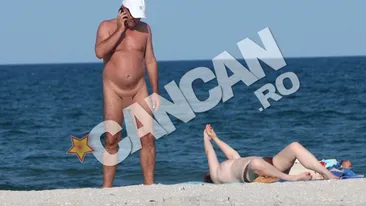 Imagini fabuloase! N-o sa uiti usor aceasta poza! Un nudist a oferit show-ul verii in Vama: uite cum s-a jucat cu degetul in fund pana s-a plictisit!