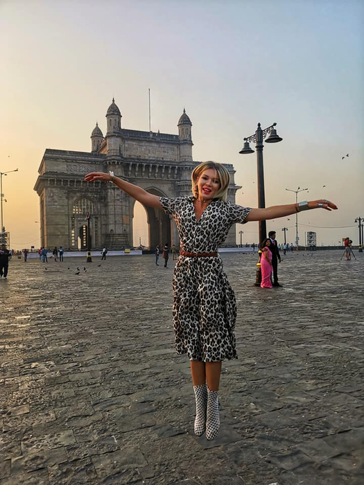 Antena 1 + Pro TV = love. Gina Pistol și Smiley nu se mai ascund. Un fan i-a fotografiat împreună, la Untold. Foto exclusiv