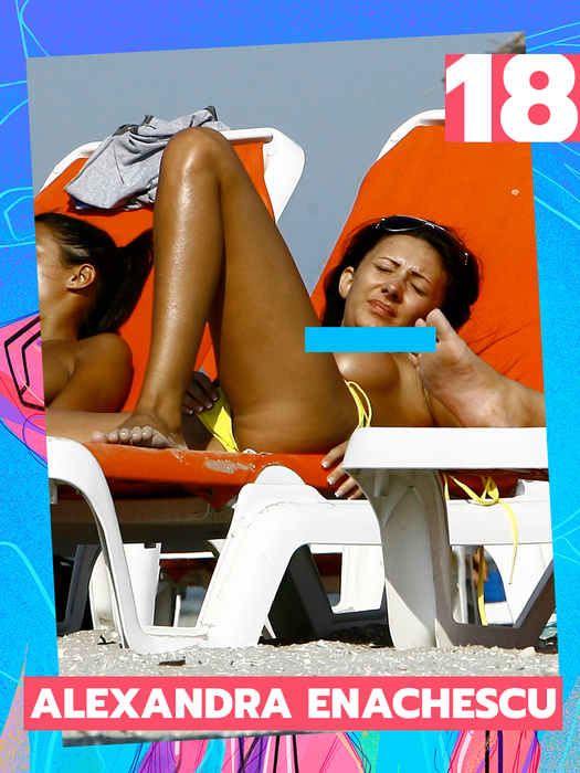 Top 50 de vedete puse în “dificultate” de bikini și sutien. Bianca Drăgușanu, Loredana Chivu, Daniela Crudu și-au băgat mâna și…