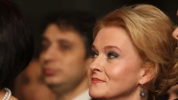 V-o mai aduceti aminte pe Mona Nicolici? S-a retras din televiziune acum patru ani! Vezi aici cat s-a schimbat!