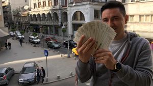 I-am făcut calculul lui George Buhnici. Câți bani câștigă, de fapt, din Youtube