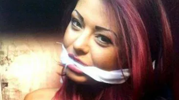 Ana Maria Mocanu nu mai are secrete! A pozat fara chiloti, intr-o rochie transparenta. Ce... avem noi aici!