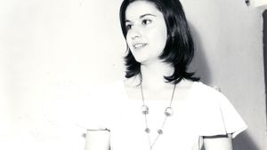 Făcea furori pe vremea comunismului, acum nu prea mai câştigă nimic din muzică! Mirela Fugaru este în prezent....