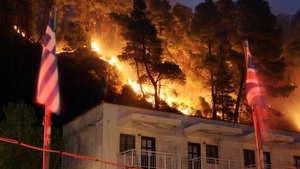 O mireasă și-a pierdut mirele în infernul flăcărilor din Grecia!