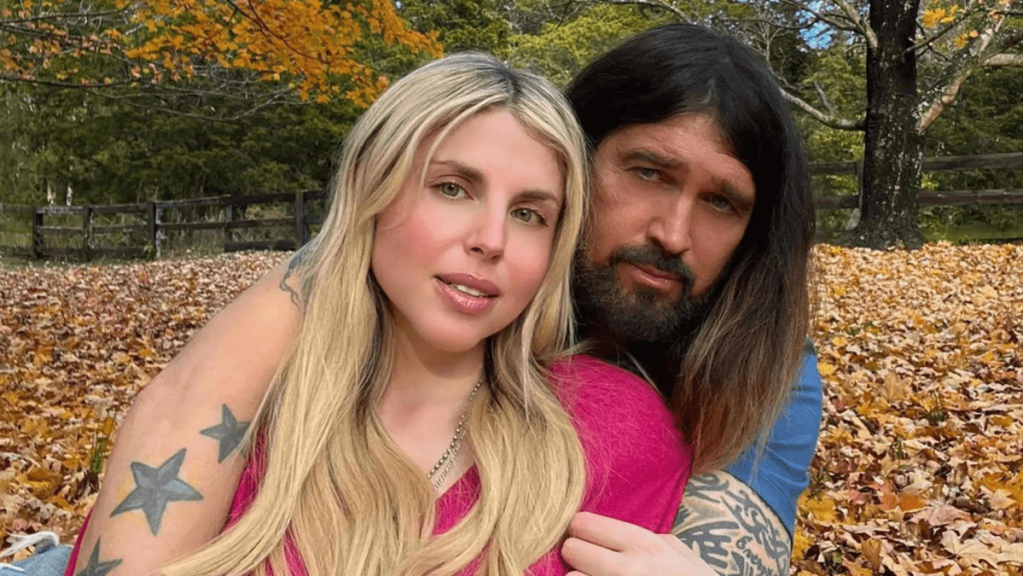Billy Ray Cyrus a cerut divorțul de soția sa, Firerose (sursa FOTO: Instagram)