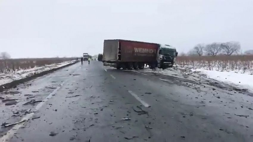 Cutremurător. Un bărbat s-a sinucis după ce și-a înjunghiat soția. S-a urcat la volan, a intrat pe contrasens și…
