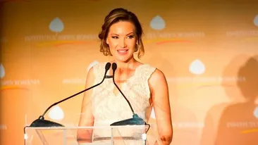 O celebra prezentatoare TV a iesit la intalnire cu un om care doarme pe strazi: Mi-am luat inima-n dinti