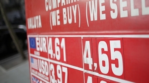 Euro depăşeşte 4,65 lei pentru prima oară în istorie!