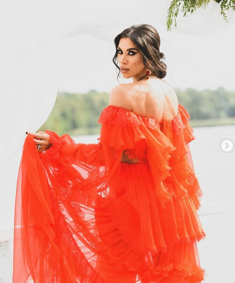 Raluca Pastramă a primit cadou super-sexy de 8 Martie! Și-a făcut poză și a arătat-o tuturor
