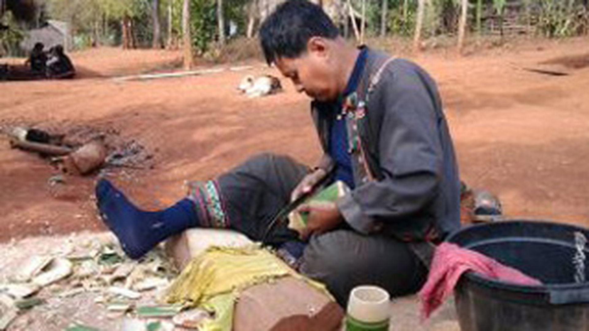Aventuri din vacanta Deliei Matache in Thailanda, episodul 2! Uite in ce casa a dormit si cat de harnica a fost!