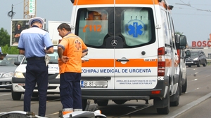 ACCIDENT GRAV IN BUCURESTI! Un tanar a avut nevoie de ingrijiri medicale, dupa ce a cazut cu motocicleta in trafic!
