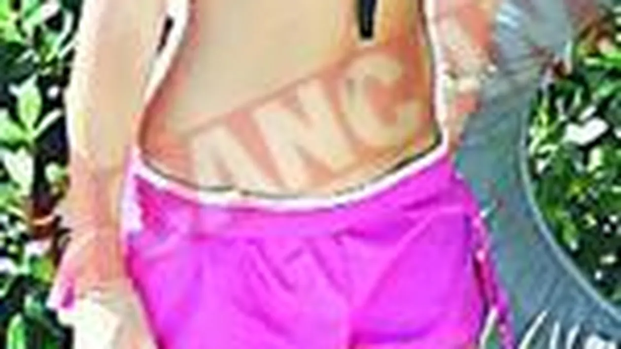 Iubita lui Joe Cole fuge in jungla