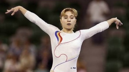 Floarea Leonida îşi ”curăţă” trecutul. Fosta gimnastă a renunţat la viaţa din bordel şi… pozează ca top-model!