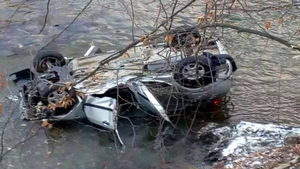 Trei bărbați au murit în această dimineață într-un groaznic accident în Gorj! Mașina a plonjat în râul Gilotru