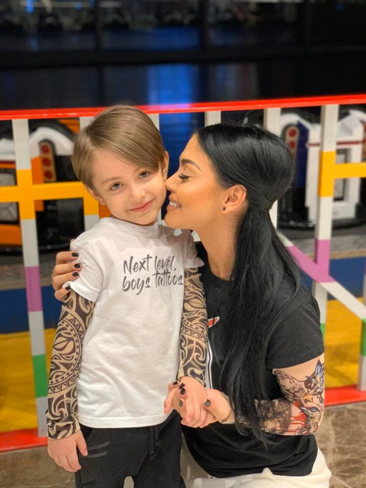 Andreea Mantea, pozată goală în cadă de iubitul misterios! Detaliul observat în imaginea HOT cu prezentatoarea de la Kanal D