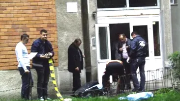 O copilă de 15 ani din Câmpulung s-a sinucis aruncându-se de la etajul 4 al unui bloc!