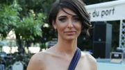 E putred de bogată şi nu se sfieşte să arate asta! Cum se răsfaţă fiica ”Reginei imobiliarelor”