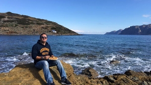 Imagini rare cu  DANIEL BUZDUGAN! Unde s-a fotografiat în vacanţă alături de soţia lui
