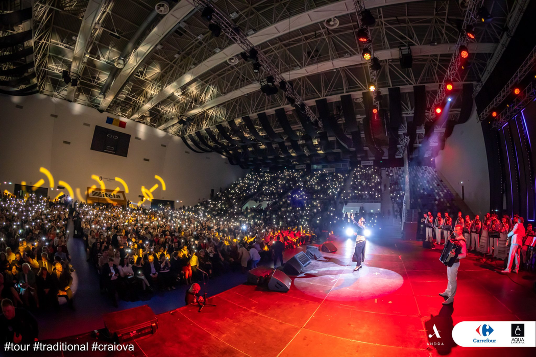 Ce a pățit Andra Măruță în timpul ultimului concert, de la Craiova! Ce au făcut spectatorii din primul rând