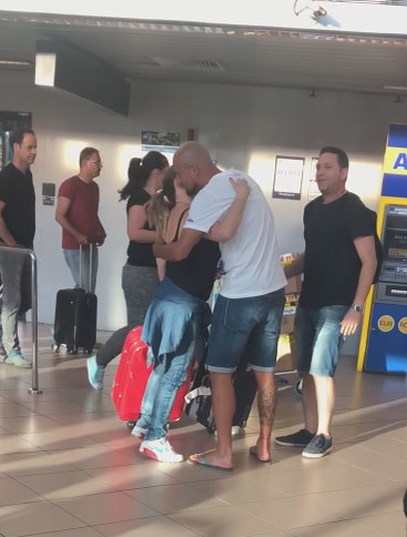 Gabi Tamaș l-a așteptat pe Oren Sterling la Aeroportul Otopeni
